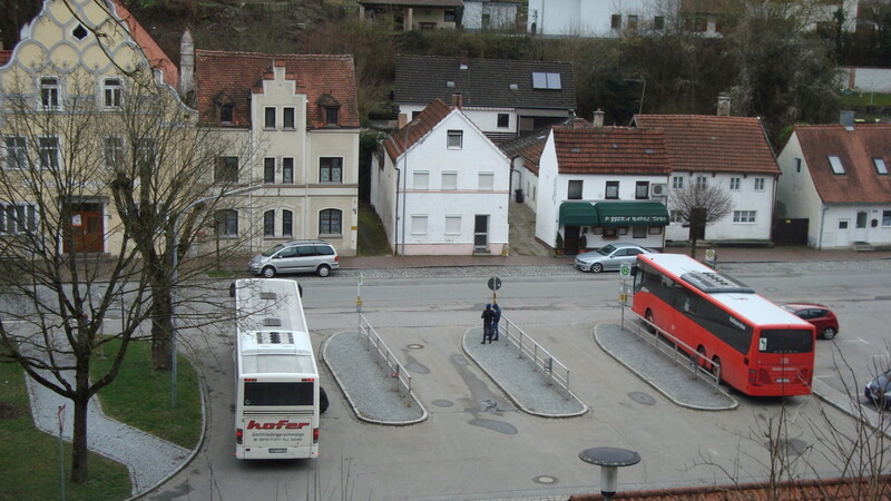 Jetzt noch Busbahnhof: Ein Teil des zu überplanenden Bereichs am Herrenweiher.