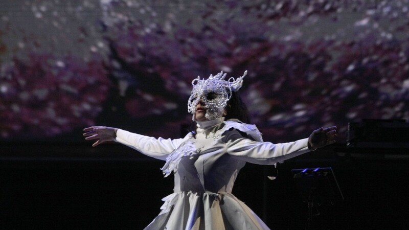 Im Rahmen ihrer großen Orchestral-Tour wird die isländische Sängerin Björk am 9. Juli ein exklusives Deutschland-Konzert auf der Waldbühne in Berlin geben.
