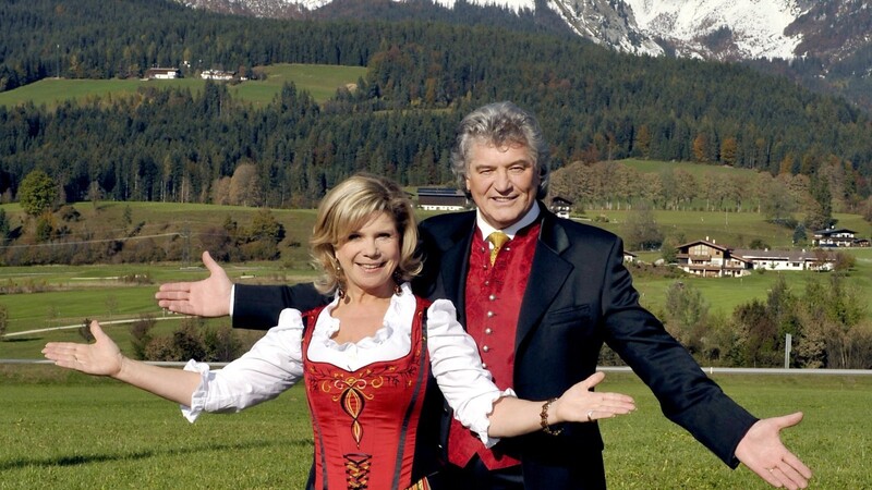 Beliebtes und bodenständiges Volksmusik-Duo: Marianne und Michael Hartl (wie so ziemlich immer in Tracht) 2009 in Ellmau.