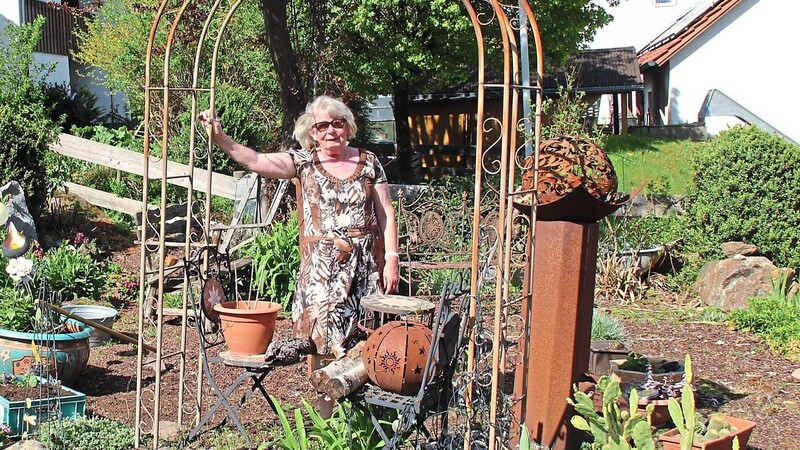 Auch in der Corona-Zeit wird der Seniorenbeauftragten Anne Bittner nicht langweilig. Ihre verschiedenen Ehrenämter halten sie auf Trab. "Und im Garten gibt's auch immer was zu tun", sagt sie.