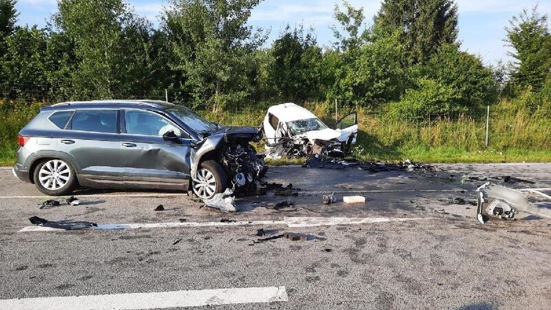 Tödlicher Verkehrsunfall am Freitag auf der Bundesstraße B85 bei Ruderting im Landkreis Passau.