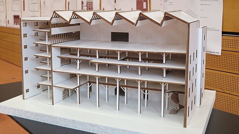 Das Modell des Siegerentwurfs von Theresa Michl und Christina Hörl. Unter dem Arbeitstitel "Die Hopfenhalle traut sich" schufen die beiden angehenden Architektinnen ein überdimensionales Trauungszimmer.