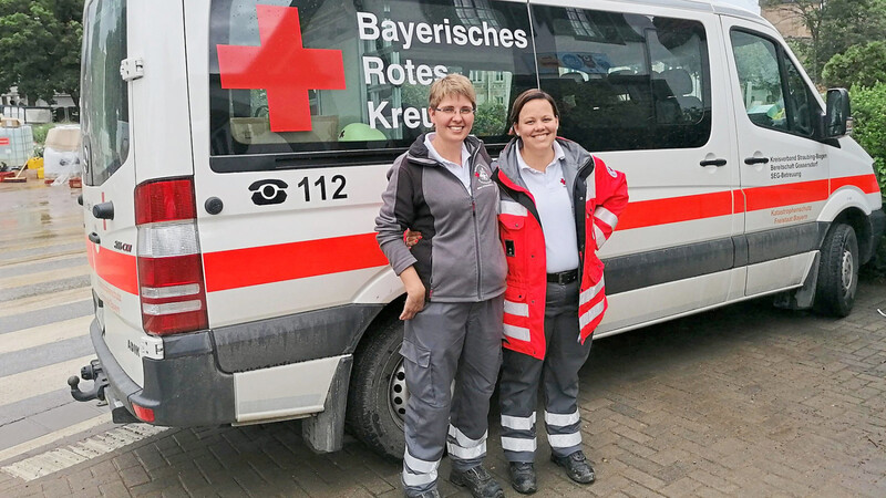Melanie Würstl (rechts) ist seit einem halben Jahr die BRK-Kreisbereitschaftsleiterin im Landkreis Straubing-Bogen. Zusammen mit ihrer Stellvertreterin Christina Artmann (links) ist sie sich einig, dass sie in Zukunft noch mehr für die Nachwuchsgewinnung tun möchten.