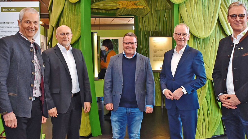 Mit Zuversicht blickte der GfH-Vorstand in die Zukunft (v. l.): Michael Möller, Friedrich Mayer, Stefan Lustig, Peter Hintermeier und Adolf Schapfl.