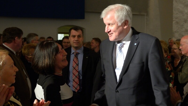 Ministerpräsident Horst Seehofer hat beim CSU-Neujahrsempfang im Rittersaal kostspielige Zusagen gemacht. (Foto: Ulli Scharrer)