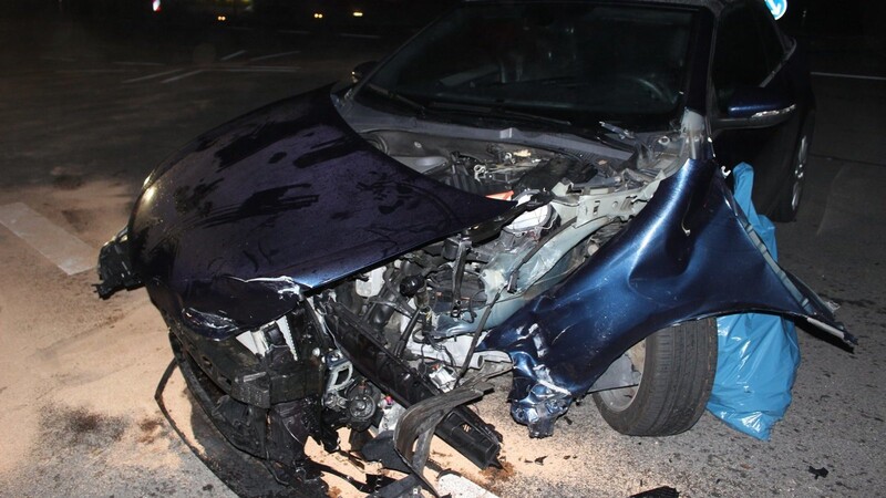 Der Wagen der Unfallverursacherin wurde komplett zerstört.