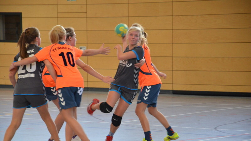 16 Spiele pro Saison hat das Handballteam der Spielgemeinschaft Straubing/Aiterhofen. Bei dem Sport sind Schnelligkeit, Koordination und Kraft gefragt. Auch vor Körperkontakt dürfen sich Spieler nicht scheuen.