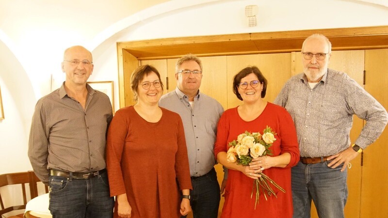 Die engere Vorstandschaft des SPD-Ortsvereins (v.l.): Robert Mehrl, Anke Veit, Gerhard Böckl, Kirsten Reiter und Bernd Schmargendorf.