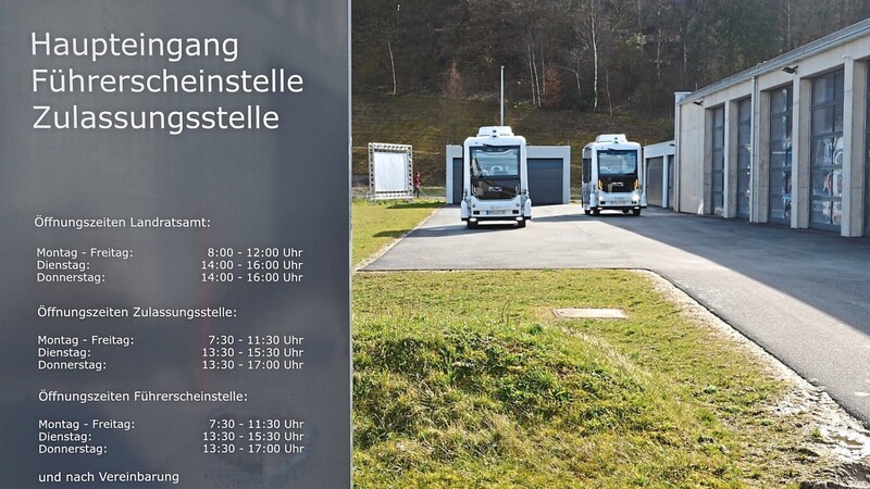 Ob KEXI oder so wie hier Versuchsfahrten mit autonomen Shuttles - der Landkreis Kelheim will den Öffentlichen Personennahverkehr weiter stärken. Nun hat der Kreistag den Weg zur Einführung des 49-Euro-Tickets am 1. Mai freigemacht.