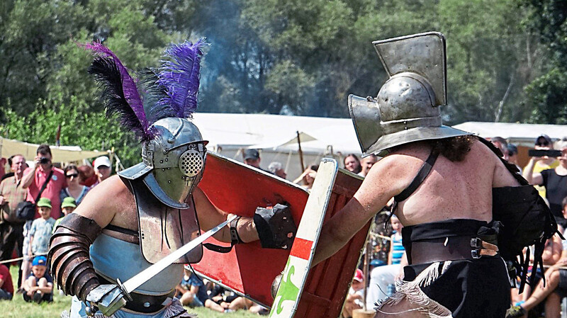 Gladiatoren-Kämpfe, heutzutage zum Glück garantiert unblutig, zählen auch diesmal zu den Attraktionen des Historien-Festivals.