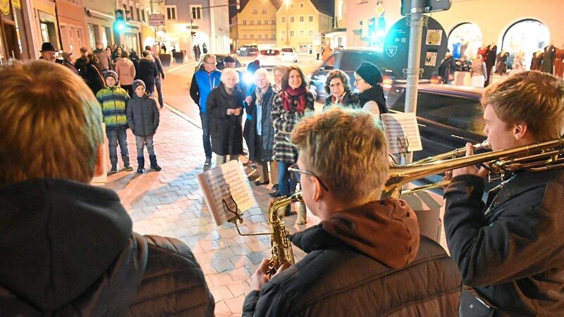 Straßenmusikanten spielten für Hutgeld: Das Bläserquartett "Grea kariert" war unter anderem in der Oberen Stadt unterwegs.