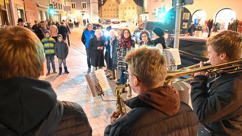 Straßenmusikanten spielten für Hutgeld: Das Bläserquartett "Grea kariert" war unter anderem in der Oberen Stadt unterwegs.