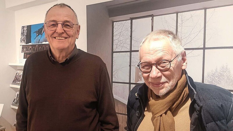 Martin Scharrer (links) und Wolfgang Conrad im Büro des Freundeskreises in der Ländgasse.