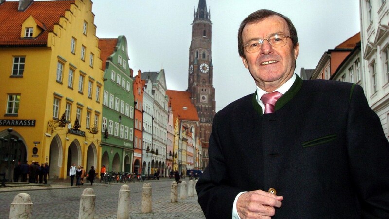 Bei der Atomenergie hat Deutschland nach Ansicht des jahrzehntelangen Oberbürgermeisters von Landshut, Josef Deimer (hier im Bild aus dem Archiv 2004), zu spät den richtigen Weg eingeschlagen.