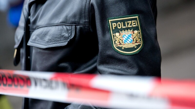 Symbolbild Absperrung Polizei Verbrechen Tatort