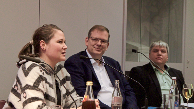 Über ein Jahr Ampelregierung resümierten die Bundestagsabgeordneten (v.l.) Carolin Wagner, Ulrich Lechte und Stefan Schmid.