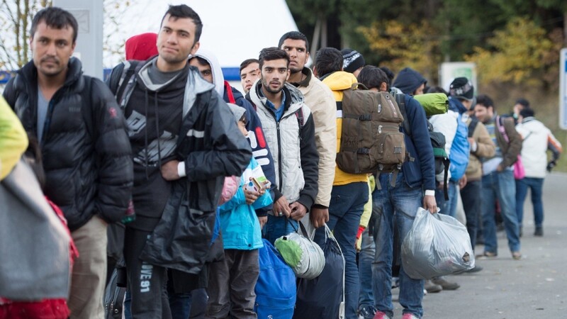 Überfordern Zehntausende Flüchtlinge Deutschland? Ein Teil der Politik schüre zu Unrecht Ängste.