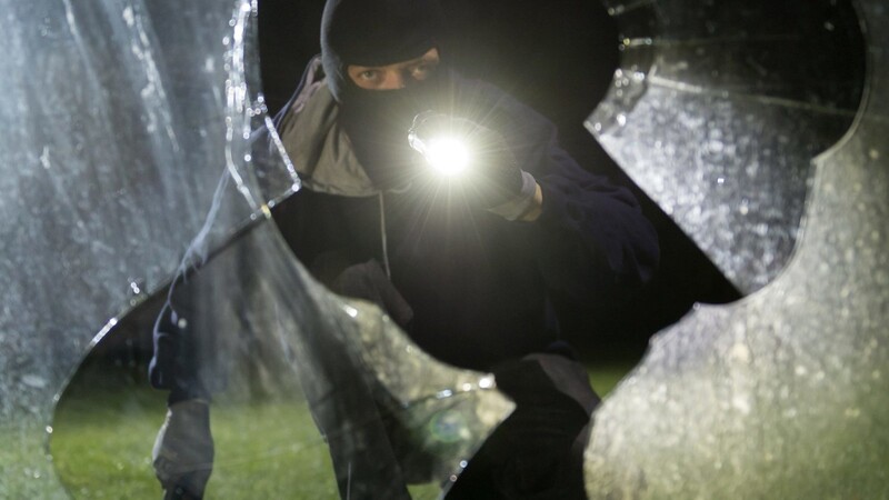 Das Polizeipräsidium Niederbayern meldet einen Einbruch in Blossersberg.