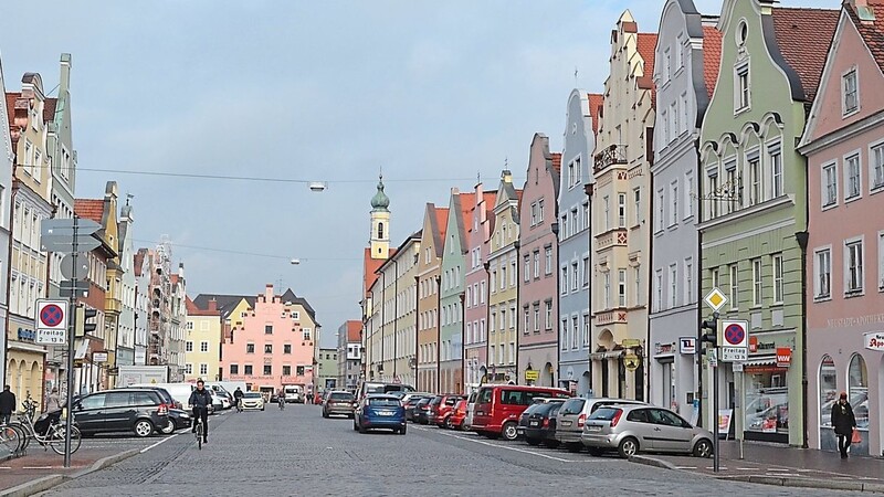 Die Freien Wähler wenden sich strikt gegen eine Fußgängerzone in der Neustadt, die CSU will es mit einer Wochenend-Fuzo im Sommerhalbjahr versuchen.