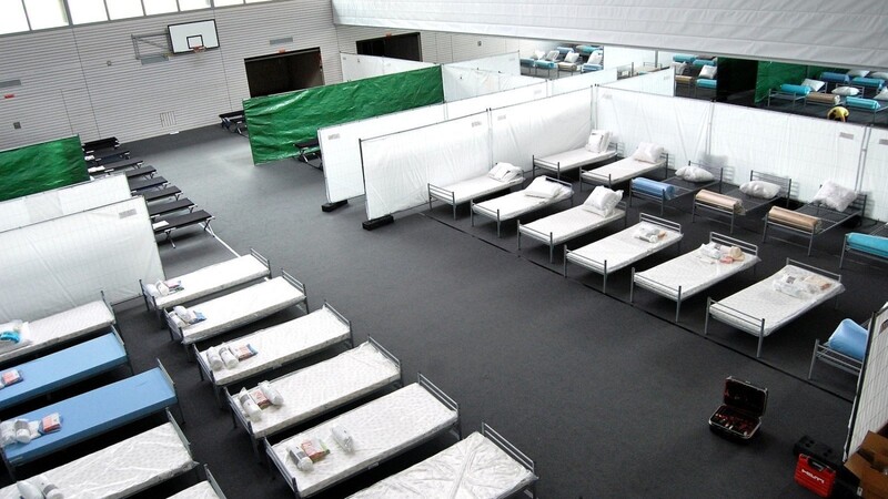 200 Betten wurden in der Turnhalle der Realschule Moosburg aufgestellt.