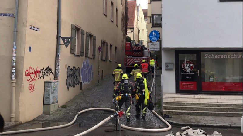 Die Feuerwehr musste am Dienstagabend zu einem Brand in Regensburg ausrücken.