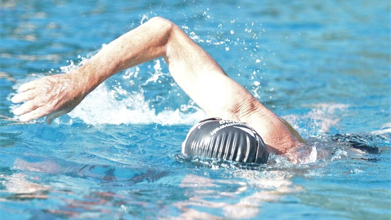Herbert Siebers bevorzugter Schwimmstil: Kraul. "Brustschwimmen ist ja langweilig", sagt der Rentner.