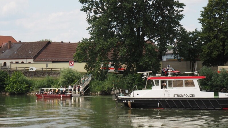 Die Donau bei Straubing wurde am Montagnachmittag abgesucht.