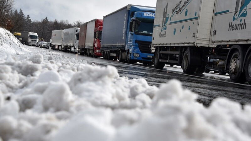 Der April zeigt sich nicht gerade von seiner wärmsten Seite. In Österreich sind wegen des Schneefalls noch 9.000 Haushalte ohne Strom.