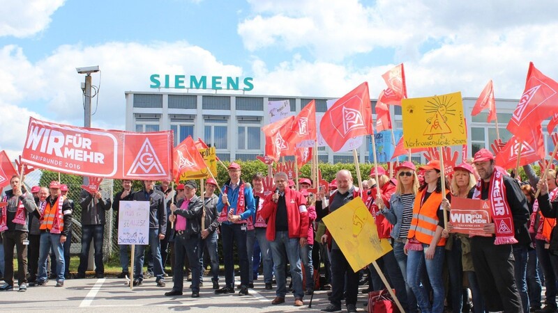 Fünf Prozent mehr Lohn will die Belegschaft des Chamer Siemens-Werks. 705 Mitarbeiter zählt der Standort derzeit. Sie sind verunsichert.