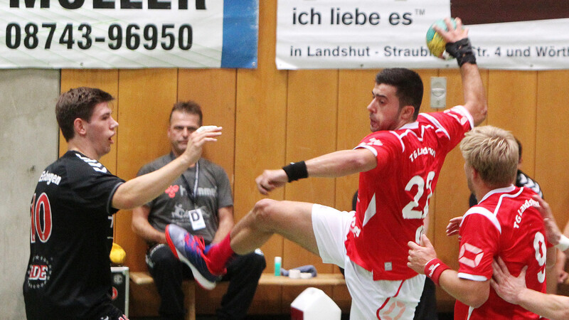 Mit 26:28 unterlagen die Landshuter Handballer der Reserve des HC Erlangen. (Foto: Christine Vincon)
