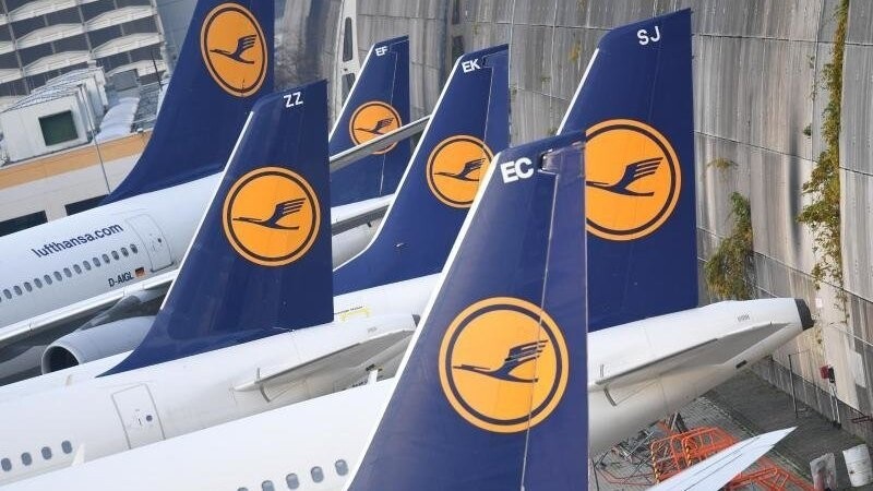 Am Donnerstag und Freitag droht Lufthansa-Passagieren Chaos. Denn an beiden Tagen soll es zu Streiks von Flugbegleitern kommen. (Symbolbild)