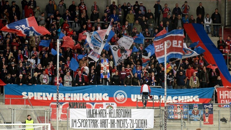 Klare Ansage der Haching-Fans: "Löwen nach Hellabrunn! Im Sportpark habt ihr nichts zu suchen!"