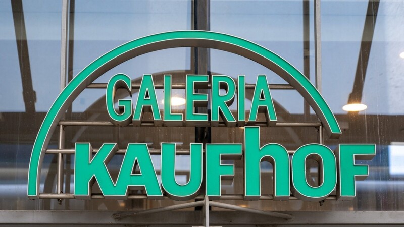 Deutschlands letzte große Warenhauskette Galeria Karstadt Kaufhof (GKK) bekommt noch eine Chance. (Symbolbild)