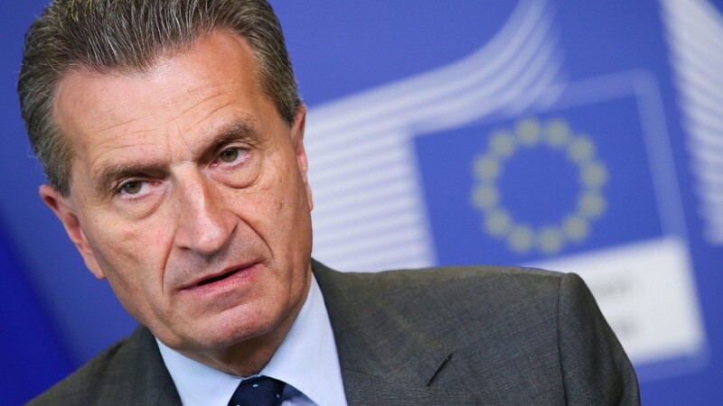 EU-Digitalkommissar Günther Oettinger hatte in einem Zeitungsinterview gefordert, Warschau unter Aufsicht zu stellen.