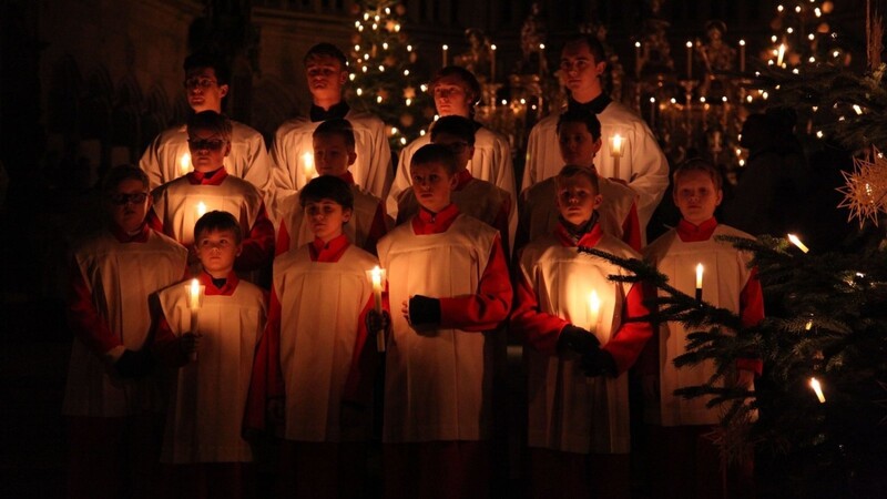 Im Regensburger Dom wurde am Montagabend die Christmette gefeiert.