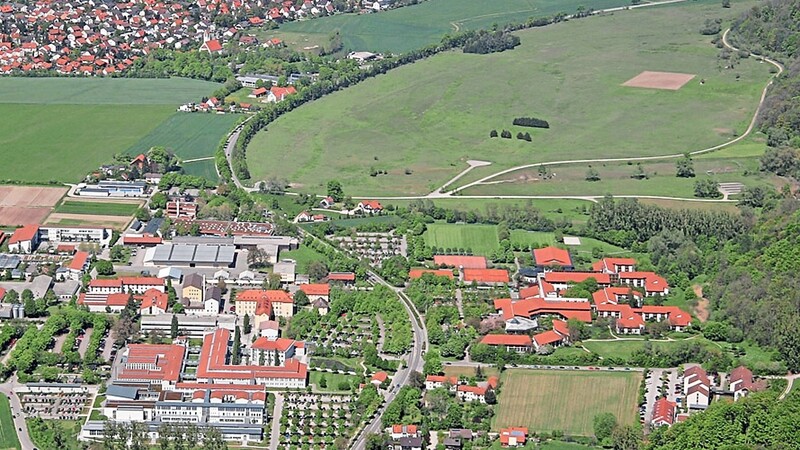 In der Ochsenau (frei Fläche rechts oben im Bild) sollen Wohnungen und das Grüne Zentrum entstehen.