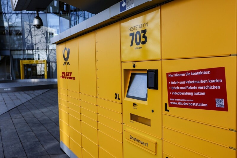 Immer mehr Filialen der Deutschen Post werden durch automatisierte Poststationen ersetzt. 