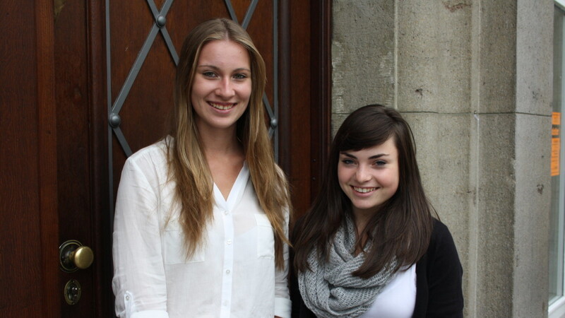 Lisa Oberberger (links) und Maria Obermeier haben bei der Sommerakademie in Homburg viel gelernt. (Foto: Pfeffer)