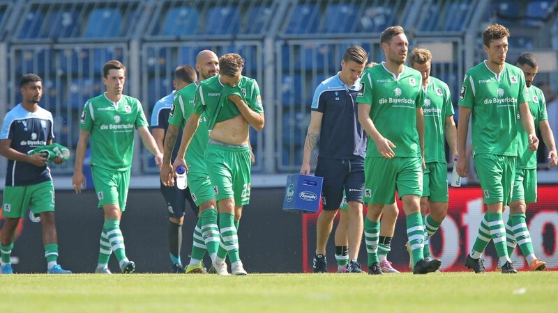 Die Mannschaft enttäuscht komplett. Ratlosigkeit macht sich breit beim TSV 1860 München.