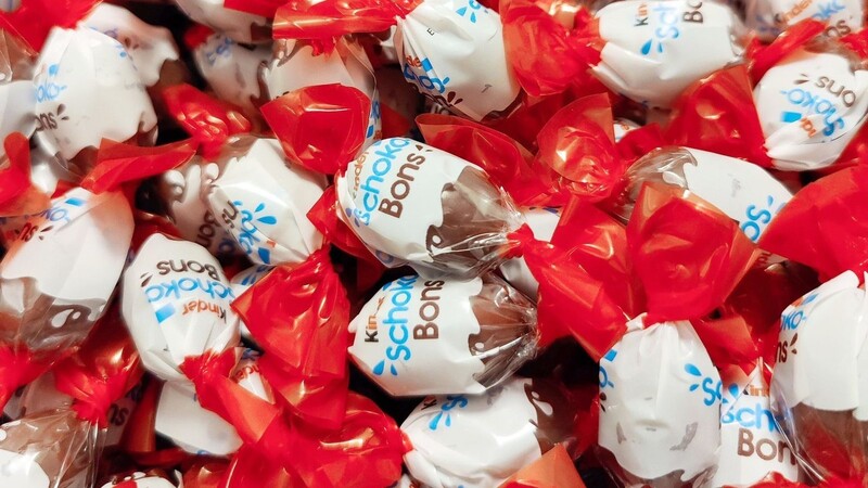 Bereits im Dezember 2021 sind Salmonellen in der Schokoladenfabrik von Ferrero entdeckt worden. (Symbolbild)