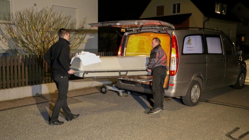 In Wernberg-Koeblitz ist am Sonntagabend eine 31 Jahre alte Frau erstochen worden - allem Anschein nach von ihrem Ehemann.