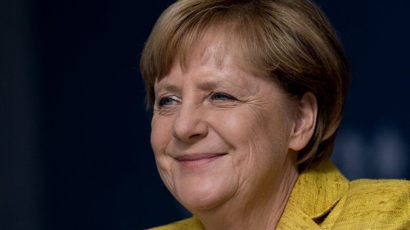 Bundeskanzlerin Angela Merkel bei ihrer Rede auf dem Domplatz in Regensburg.