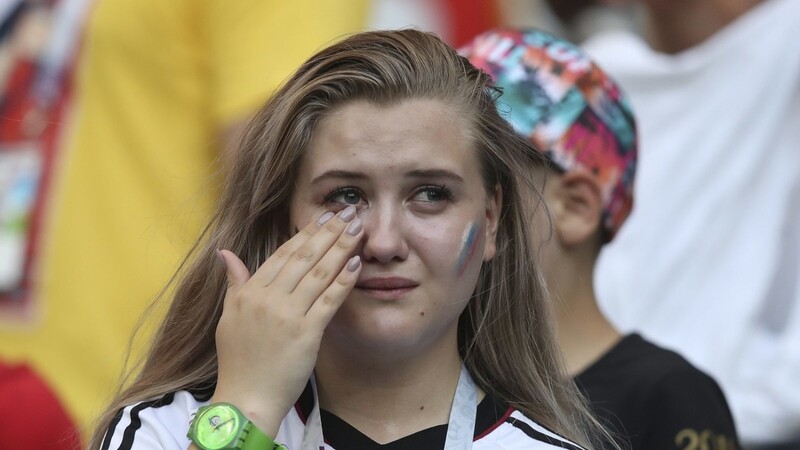 Trauer bei den deutschen Fans: Deutschland verpasst den Einzug ins Achtelfinale.