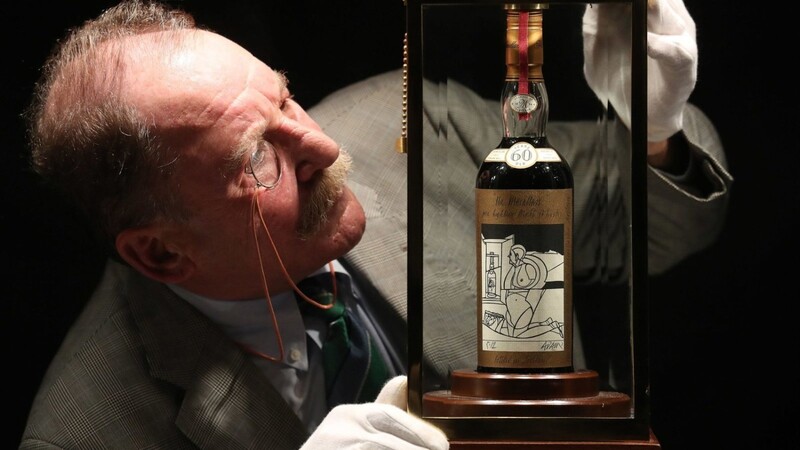 Bei einer Auktion im schottischen Edinburgh wurde eine Flasche Whisky für umgerechnet rund 947.000 Euro verkauft. Ein Rekordpreis für die 60 Jahre alte Flasche Macallan Valerio Adami 1926.