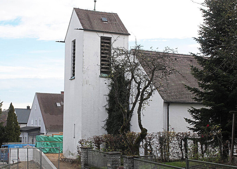 Die evangelische Kirche an der Schlichtstraße soll ab Sommer wieder zur Verfügung stehen. Einstweilen ist die Gemeinde in der Grundschule Am Gabis zu Gast. 