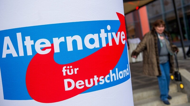 Ein AfD-Entwurf aus Niederbayern fordert, Moscheen in Deutschland zu verbieten und die Religionsfreiheit einzuschränken.