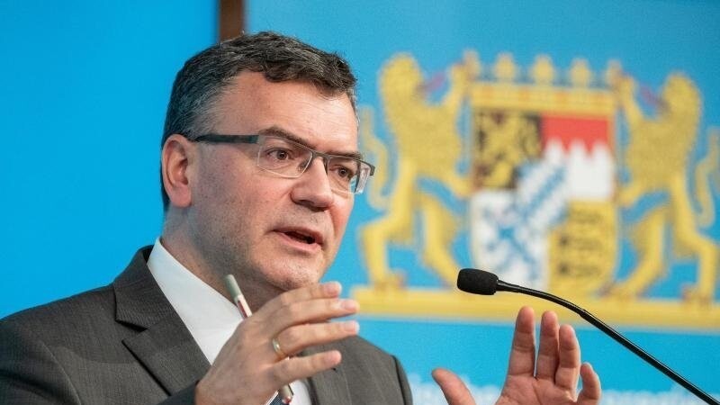 Nach der Kabinettssitzung am Dienstag sagte Florian Herrmann (CSU), dass es in Bayern keinen weiteren Lockdown geben werde, auch nicht für Ungeimpfte.