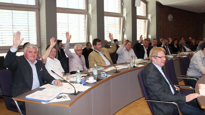 Vier von fünf Fraktionen haben bei der Sitzung am Montagnachmittag im Landratsamt für den vorgelegten Haushaltsentwurf gestimmt.