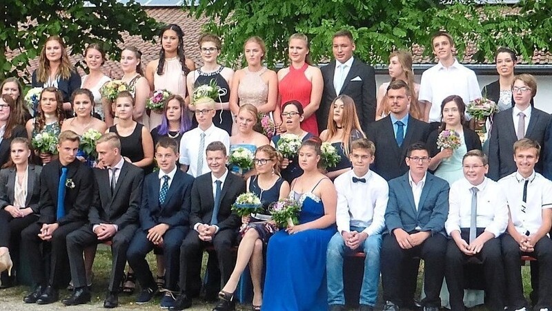 56 Absolventen konnte die Mittelschule Ergoldsbach heuer in einen neuen Lebensabschnitt entlassen.