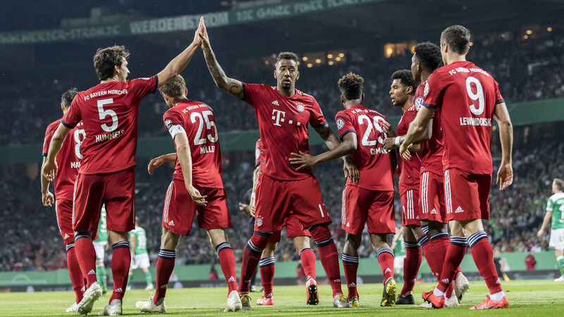 Mit dem FC Bayern im DFB-Pokal-Finale: Jérôme Boateng (Mi.).